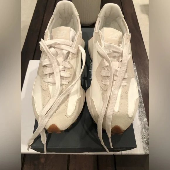 Women’s New Balance 327. Size 6. Beige White. New! - Picture 4 of 9